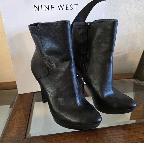 Nine West size 7 Izzabella platform stilleto bootie. - Picture 3 of 8